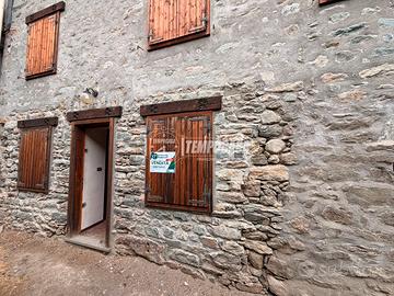QUADRILOCALE CON GIARDINO E TAVERNA !