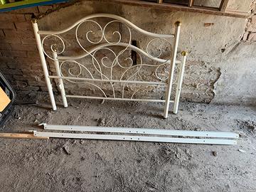 Letto da una piazza e mezza in metallo