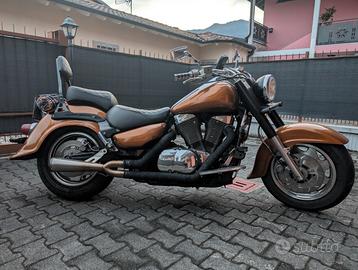 Suzuki VL Intruder 1500 - 1998