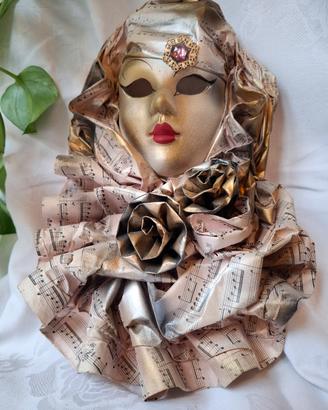 Maschera veneziana in cartapesta 🎭