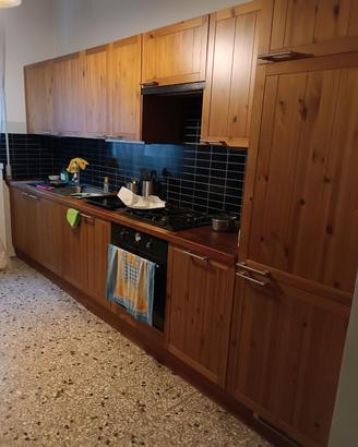 Cucina IKEA a parete