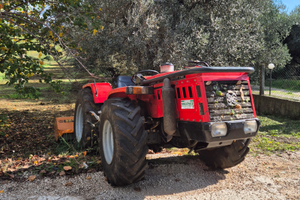 Trattore agricolo lavori