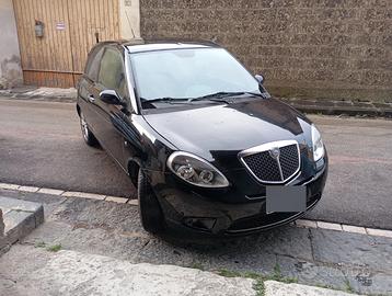 Lancia y 2008