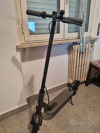 Mi Electric Scooter Essential