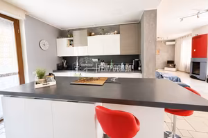 SPLENDIDA VILLA MODERNA NEL CUORE DI RHO