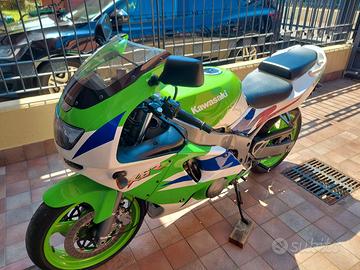 Kawasaki ZX6R 