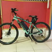 Mountain bike (MTB) con pedalata assistita