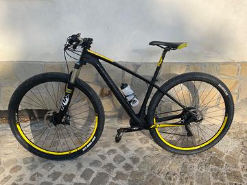 Mtb in carbonio 29 tutta xt come nuova