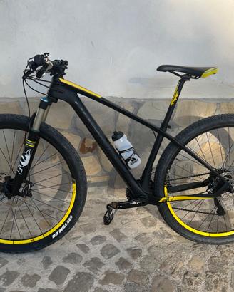 Mtb in carbonio 29 tutta xt come nuova