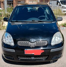 TOYOTA Yaris - 2004