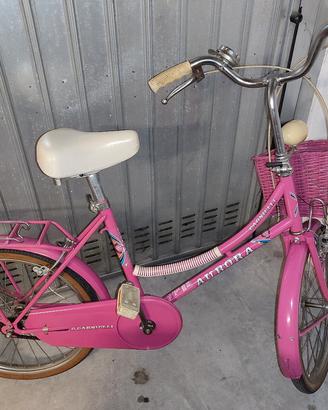 Bicicletta vintage da bambina.