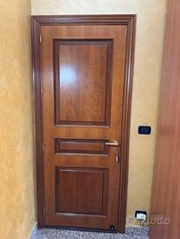 8 Porte in legno stile classico. 6 cieche 2 vetro