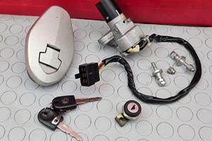 SERRATURE CHIAVI DUCATI 749 2003 2004