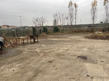 Valuto interessati a Garage+ Terreno edificabile