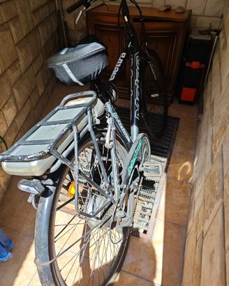 BICI ELETTRICA UOMO 28" CON MOTORE NON FUNZIONANTE