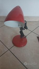lampada da tavolo rossa