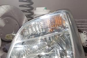 Faro anteriore sinistro OPEL AGILA A 2003-2007