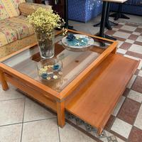 Tavolo in noce nazionale e cristallo