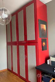 Vendei splendido armadio di massello laccato