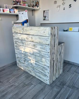 Bancone bar/reception/scrivania