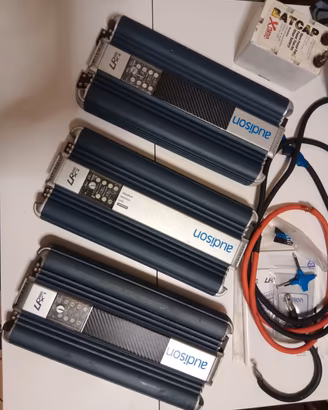 Tre amplificatori Audison Lrx  1 2 4 canali