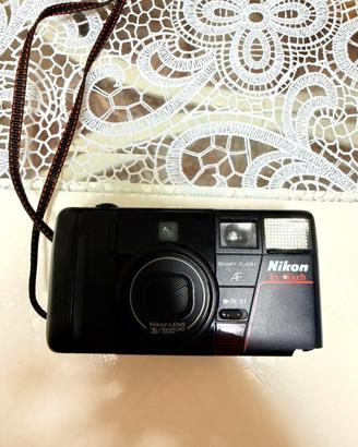 Fotocamera vintage, analogica Nikon TeleTouch AF