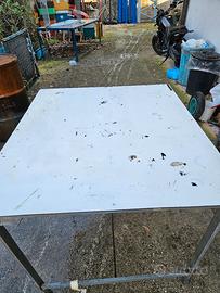 tavolo da lavoro in legno