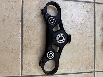 Piastra sterzo superiore streetfighter v2