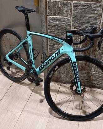Bianchi Oltre XR4 Disc Shimano Dura Ace Di2 12v
