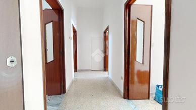 CASA SEMINDIPENDENTE A FRANCAVILLA FONTANA