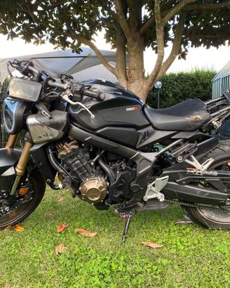 Honda CB650R incidentata