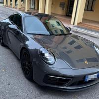 Porsche 911 Carrera 4 GTS