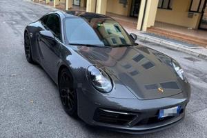 Porsche 911 Carrera 4 GTS