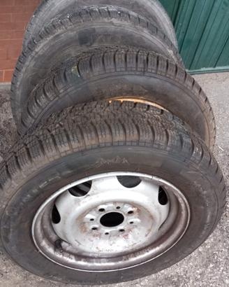 Gomme auto  175/65 R14