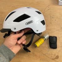 Casco bici + fast + set attrezzi