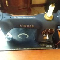Macchina da cucire d'epoca SINGER