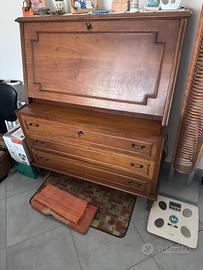 Scrivania vintage antica salva spazio
