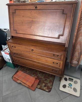 Scrivania vintage antica salva spazio