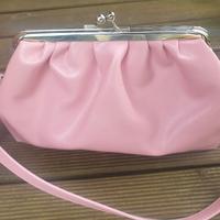 Borsa pochette rosa con chiusura a scatto 