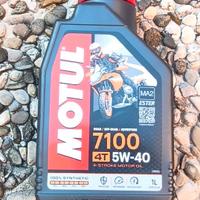 Olio motore Motul 5W40