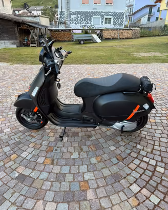 Vespa gts 300 hpe