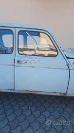 Lamierati e ricambi vari Renault R4 seconda serie