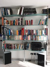 Libreria sospesa