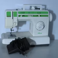 Macchina per cucire elettrica Singer 9805 C libera