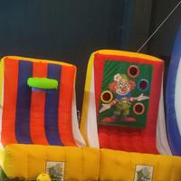 Gonfiabili per bambini - tiro a segno e basket
