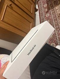 MacBook Air M4 ,,,nuovo  mai usato