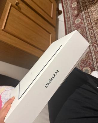 MacBook Air M4 ,,,nuovo  mai usato