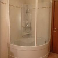 Vasca da bagno ad angolo