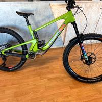 SANTA CRUZ NOMAD V5 MX