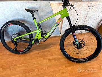 SANTA CRUZ NOMAD V5 MX